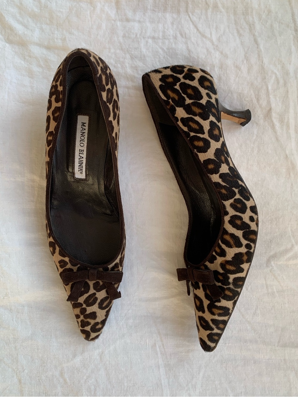 Vintage Manolo Blahnik Leopard Cheetah Ponyhair Ribbon Bow Suede Kitten Heels